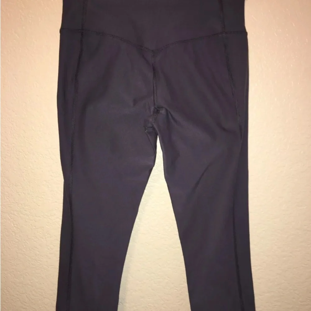 Women's Nike Dri-Fit One Legend Gray Capris- Medium